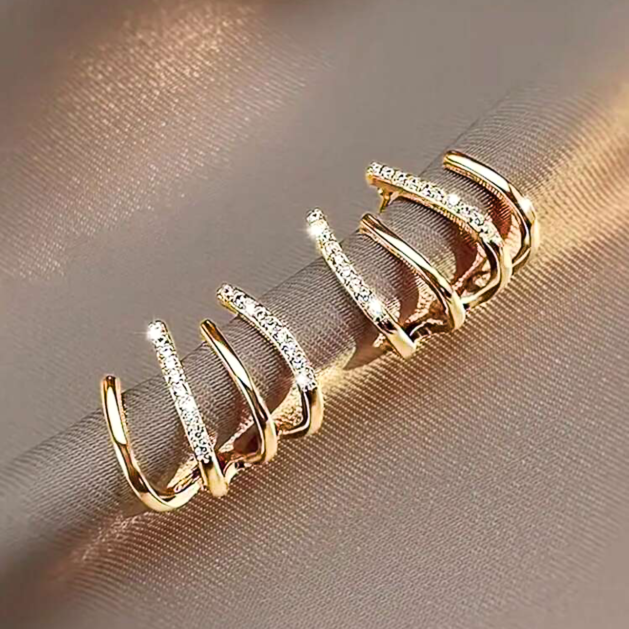 Multi-hole effect claw earrings